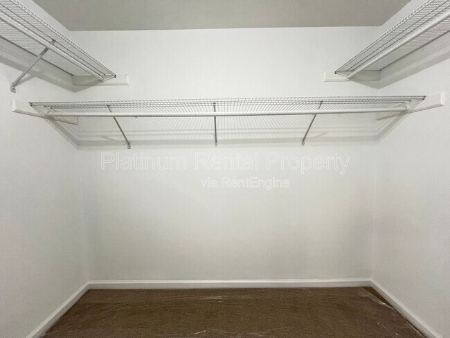 Building Photo - 1331 Buttercup Ct