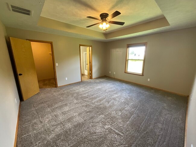 Building Photo - 740 Jefferson Ct
