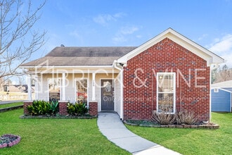 Building Photo - 229 Saratoga Ln