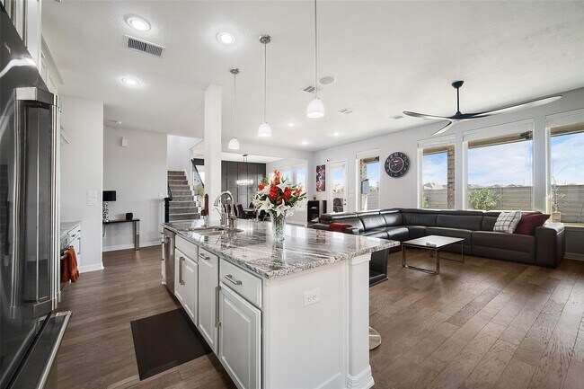 Building Photo - 4303 Cottonwood Creek Ln
