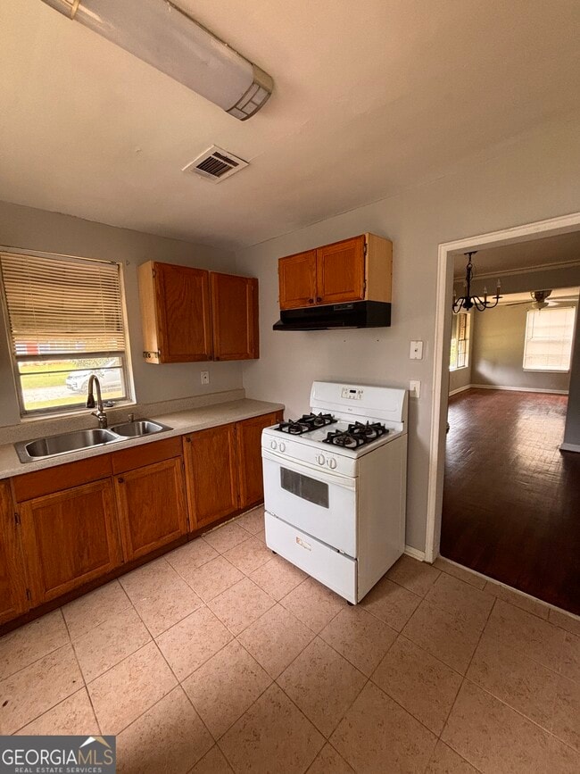 Building Photo - 1960 Willa Dr