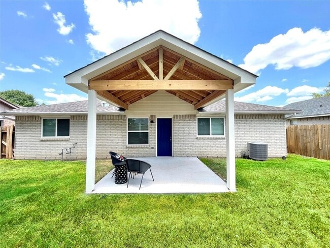 Building Photo - 18635 Andalusian Dr