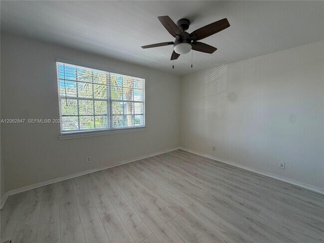 Building Photo - 9820 NW 56th Pl