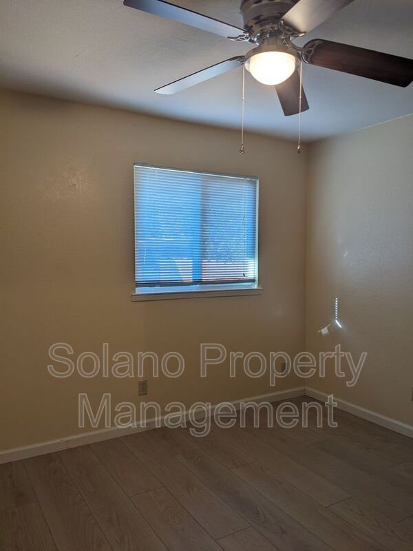 Building Photo - 1028 Illinois St