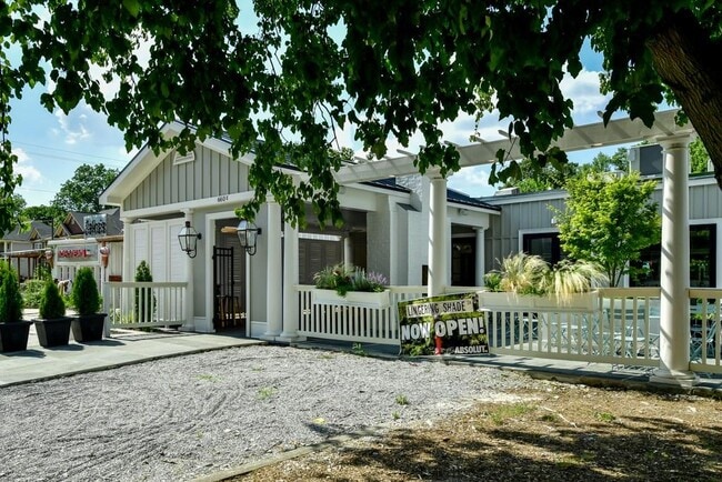 Building Photo - 210 Sampson St NE