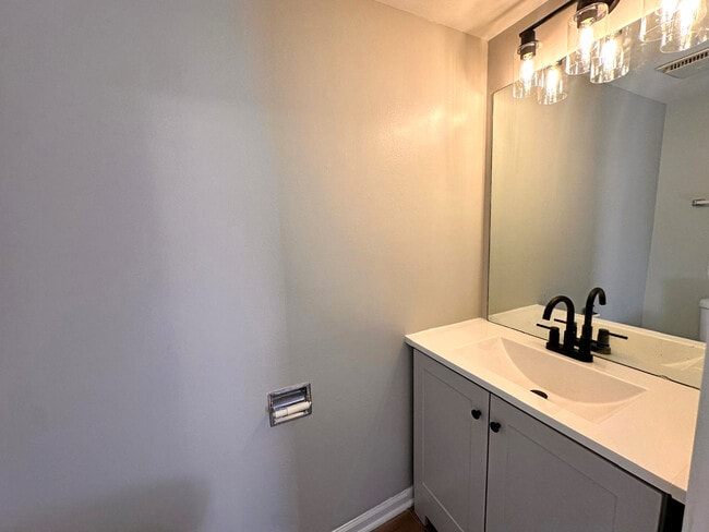 Building Photo - 940 Sandpiper Ct