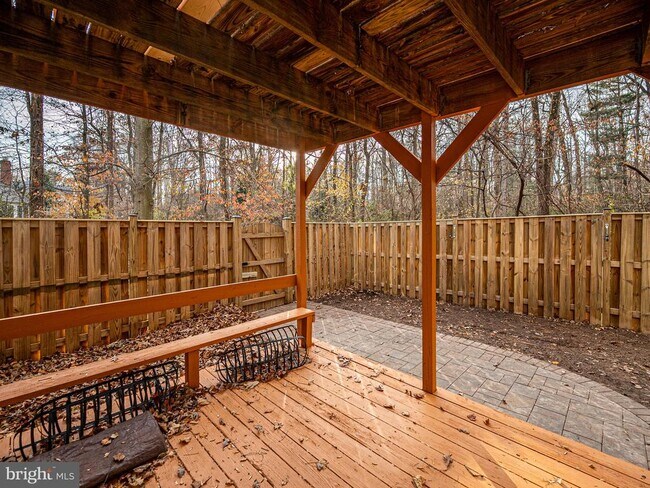 Building Photo - 10332 Mockingbird Pond Ct