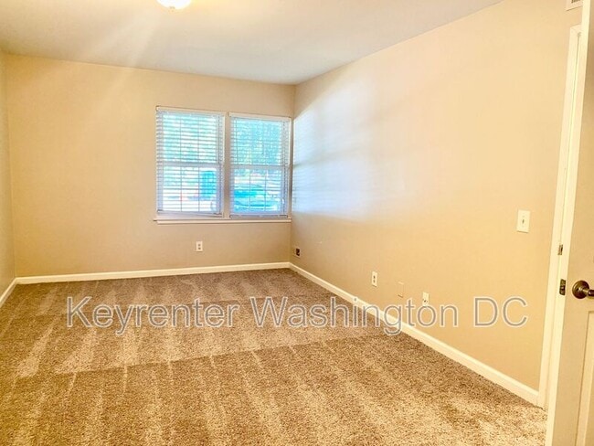 Building Photo - 17405 Pipers Way