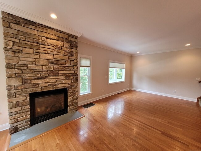 Building Photo - 48 E Hayestown Rd
