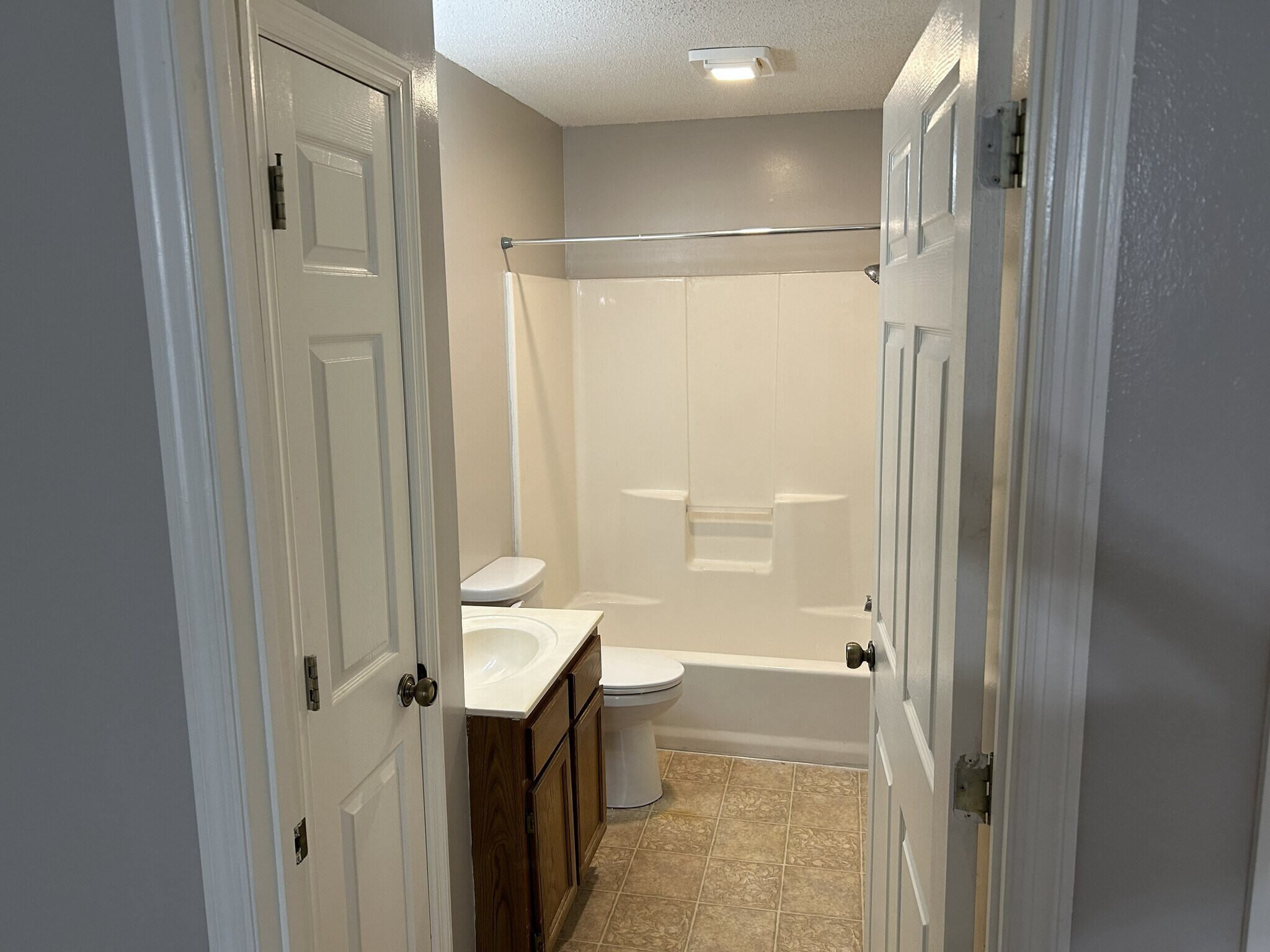 Building Photo - 110 Vixen Cir