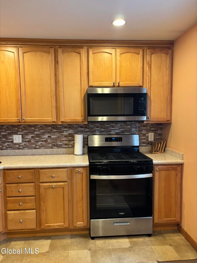 Building Photo - 52 Trottingham Rd