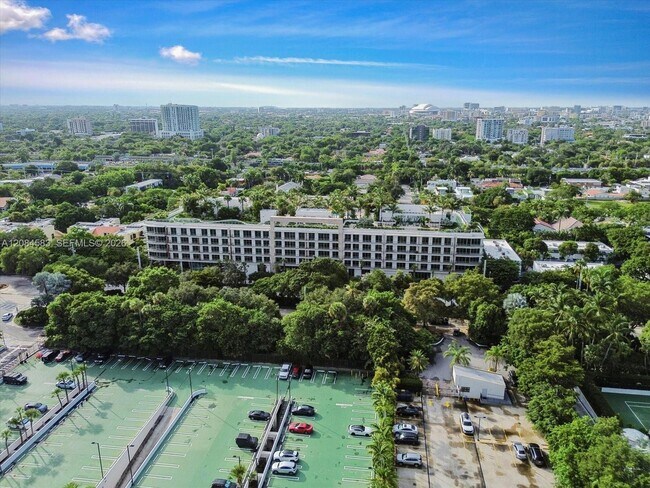 Building Photo - 2200 Brickell Ave