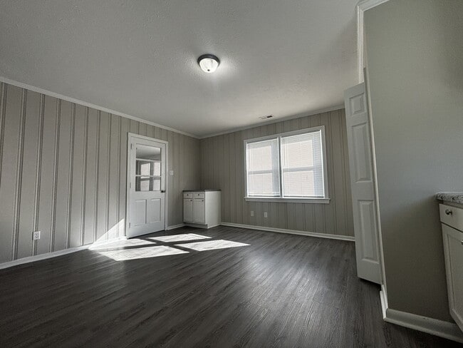 Building Photo - 516 Olivia Ln