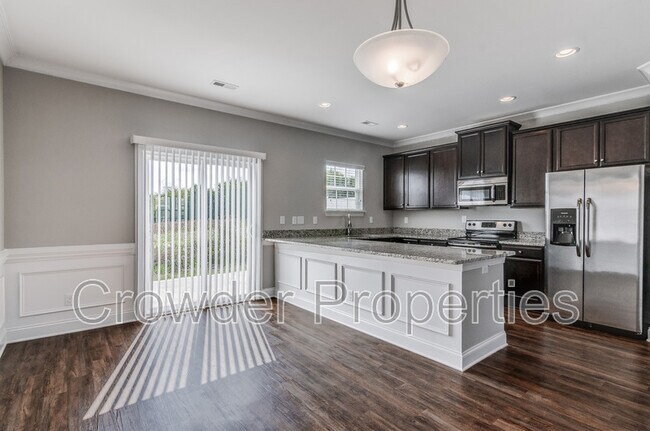 Building Photo - 359 Halton Crossing Dr SW