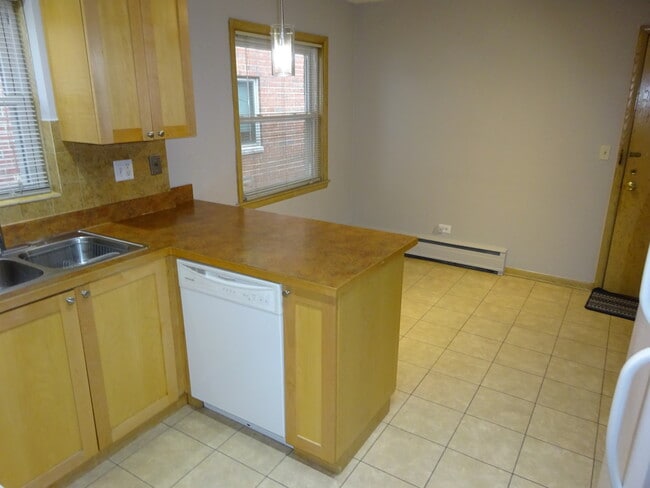 Building Photo - 6636 N Harlem Ave