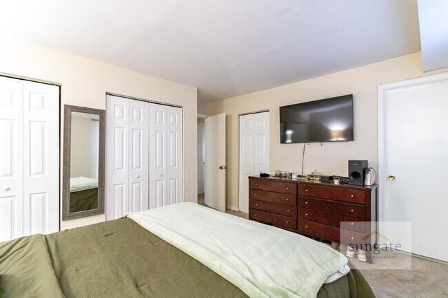 Building Photo - 208 Spring Maiden Ct