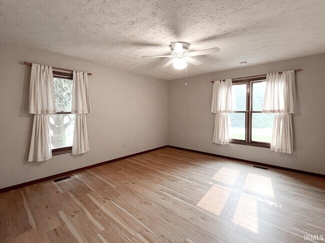 Building Photo - 1633 Greenfield Ct