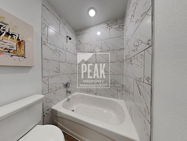 Building Photo - $1699! 3Bed/2Bath In Forest Hill! Do not m...