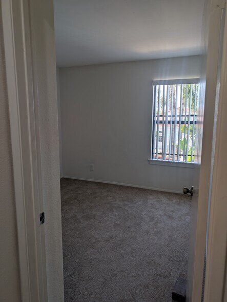 Building Photo - 9408 Twin Trails Dr