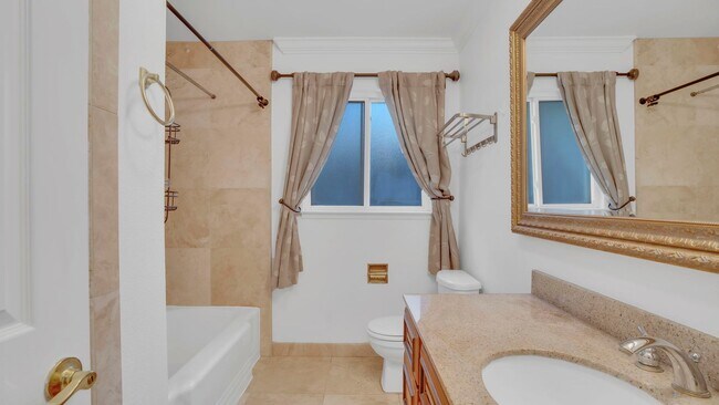 Building Photo - Lovely Home in San Jose near scenic Alum Rock! 2 Bedroom 2 Bath plus 1 Bed/1 Bath ADU