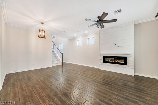 Building Photo - 900 Lotus Falls St