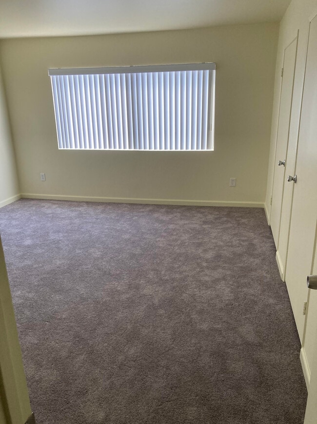 Building Photo - 12264 Chandler Blvd