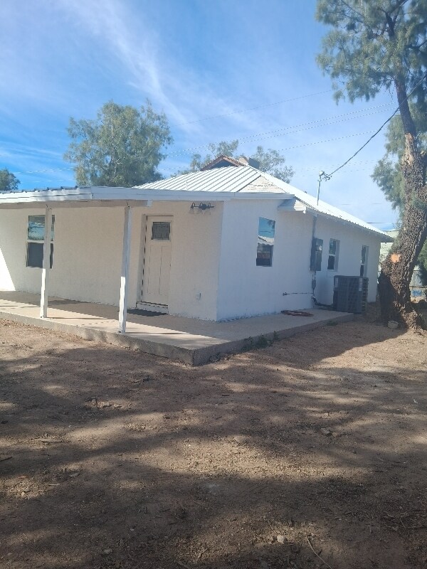 Building Photo - 1432 N 15th Ave