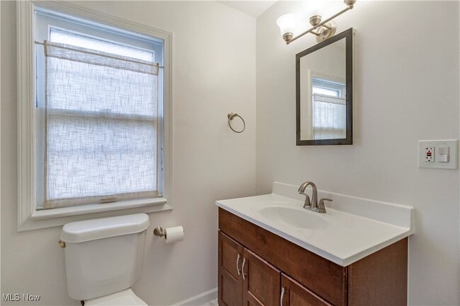 Building Photo - 2084 Wascana Ave