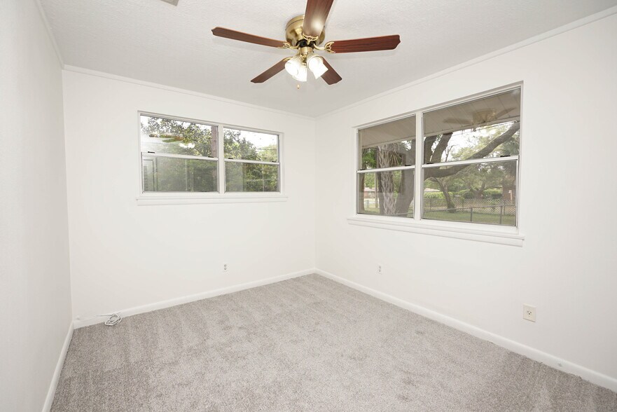 Bedroom - 62 Meigs Dr