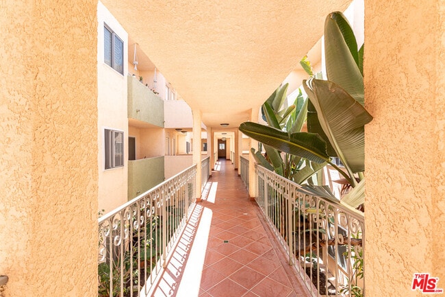 Building Photo - 914 Lincoln Blvd