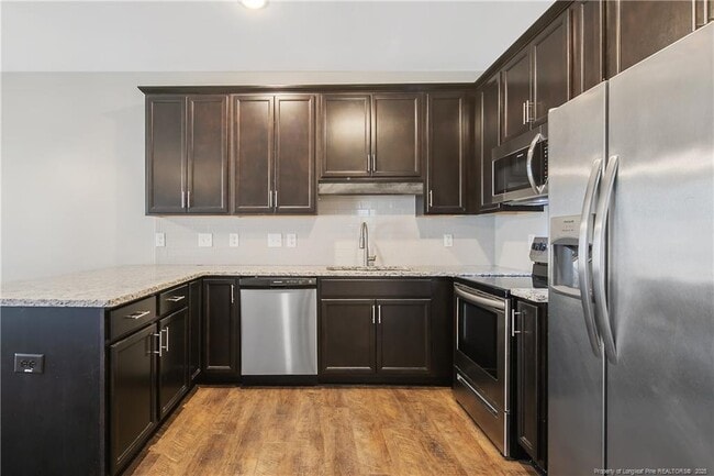 Building Photo - 393 Hicks Ave