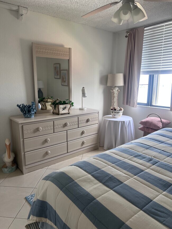 Building Photo - 255 Dolphin Point