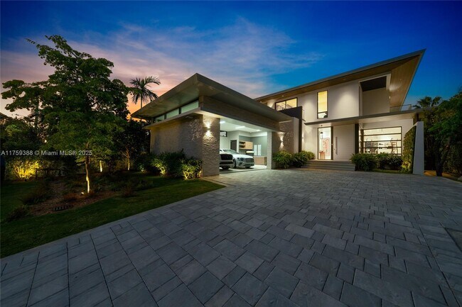 Building Photo - 315 N Shore Dr