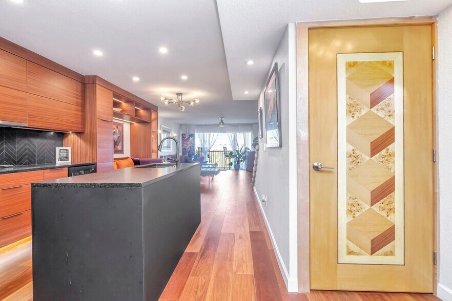 Building Photo - 14767 Seminole Trail