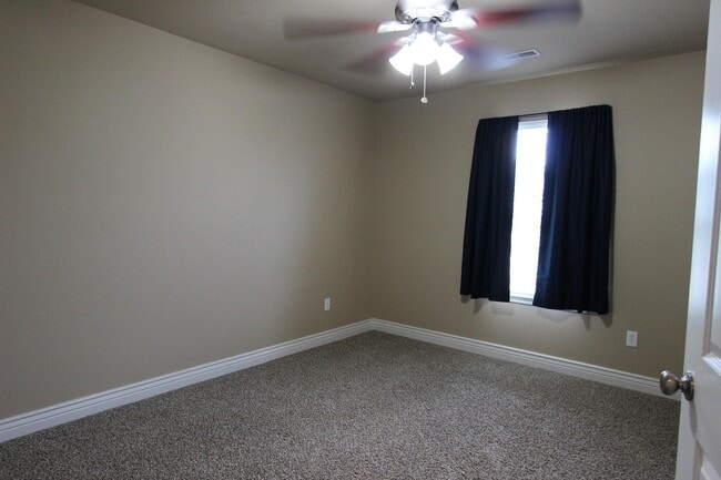 Building Photo - 5811 Mahon Dr