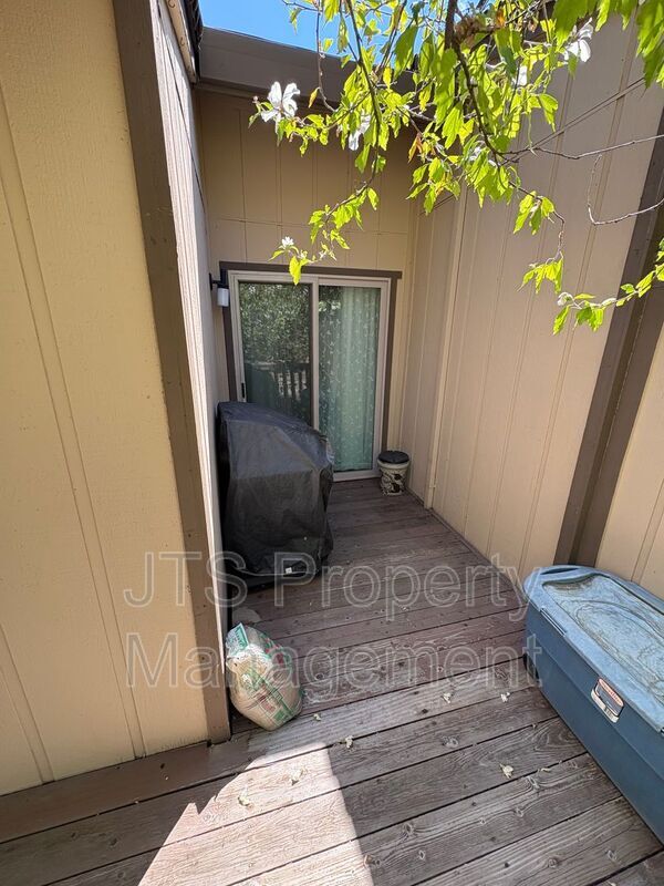 Building Photo - 6913 Navarro Ct