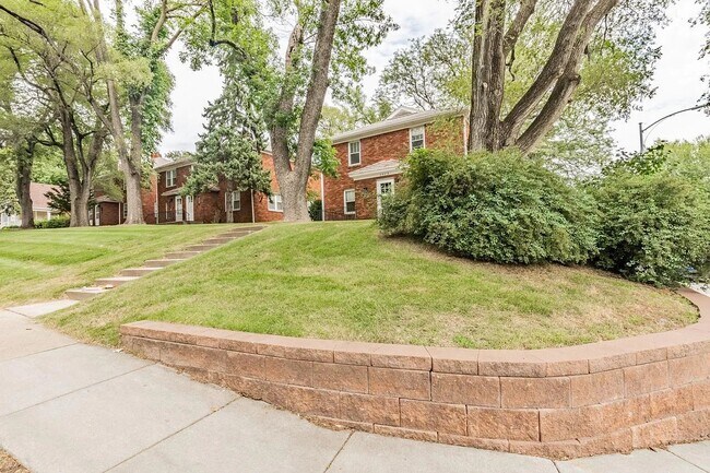 Building Photo - 2511 N 52nd St