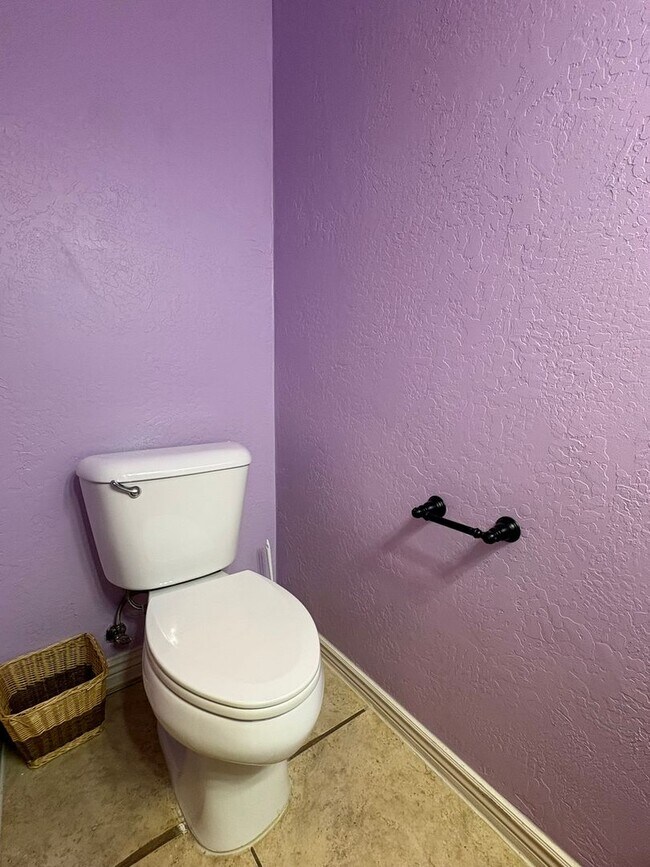 Building Photo - Beautiful 4 Bed 2.5 Bath in Laverkin