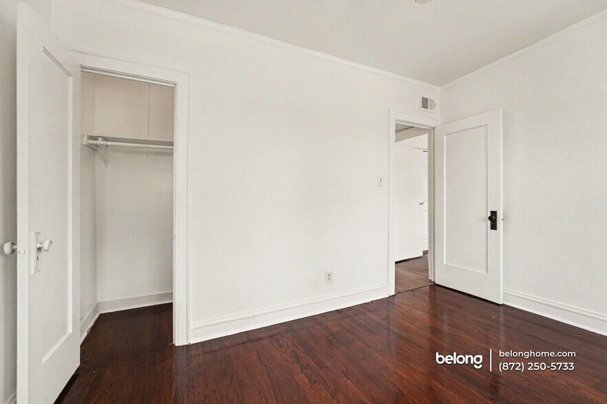 Building Photo - 8735 S Langley Ave