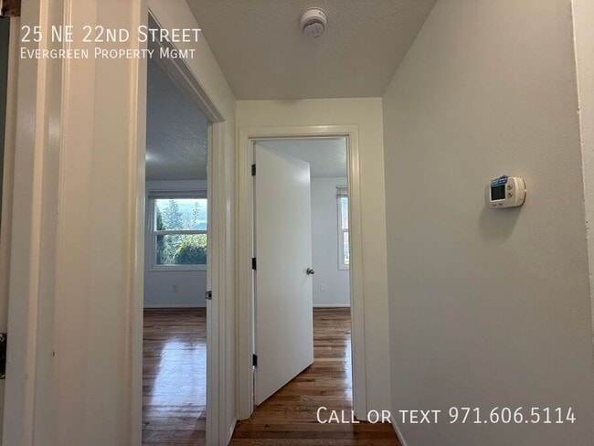 Building Photo - 25 NE 22nd St