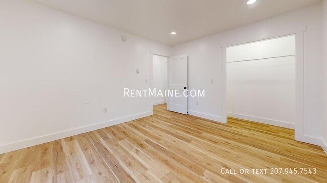 Building Photo - 167 Kennebec Rd