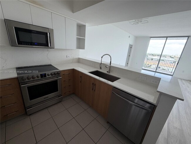 Building Photo - 140 S Dixie Hwy