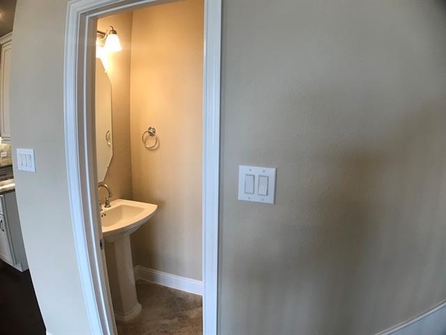 Building Photo - 6156 Rilla St