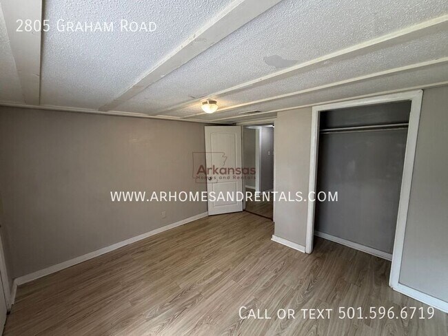 Building Photo - 2805 Graham Rd