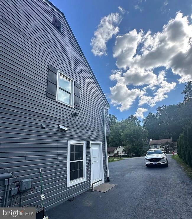 Building Photo - 119 Ivywood Dr