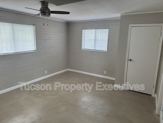 Building Photo - 3317 N Howard Blvd