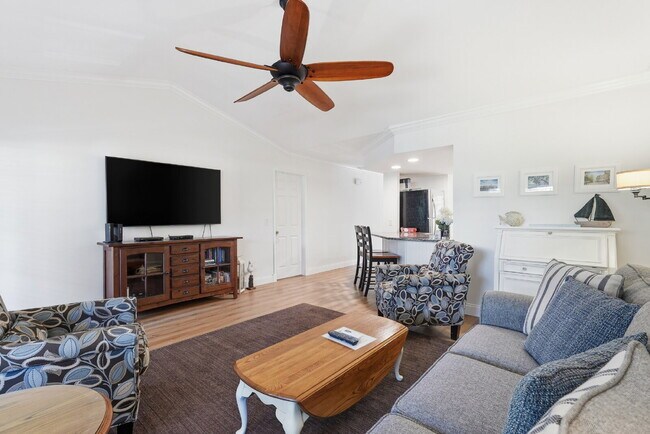 Building Photo - "Coastal Comfort Awaits: Spacious 2-Bed, 2-Bath Furnished Condo in Shipyard on Hilton Head Island!"