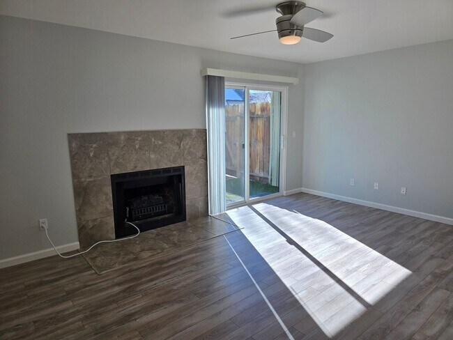 Building Photo - Wonderful Mountain Meadows "end unit"