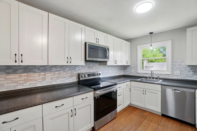 Building Photo - (Coming Soon) Renovated Gem in Gastonia with Walkout Basement & Spacious Backyard