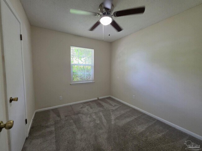 Building Photo - 4925 La Ceiba Dr